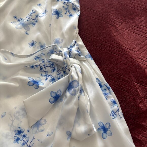 Lucy in the Sky Dress Size Medium - Picture 2 of 5